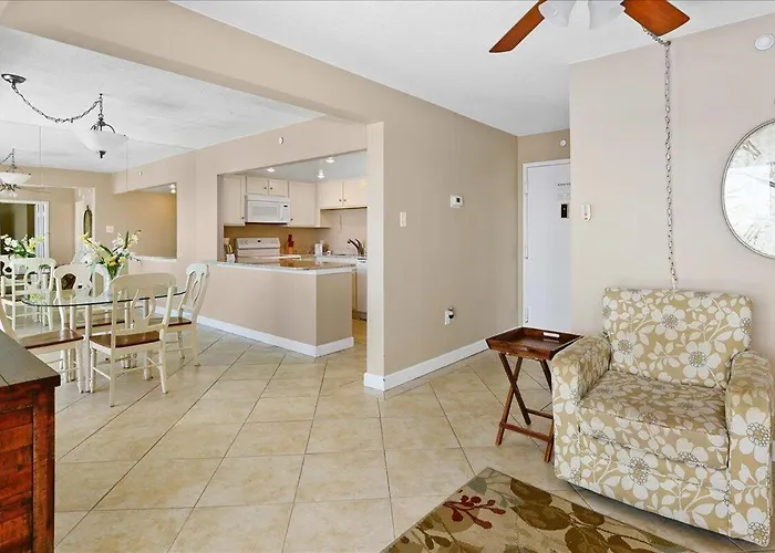 Hébergement de vacances 9400 Building - 1 Bedroom With Side Ocean View And Outdoor Pool!
