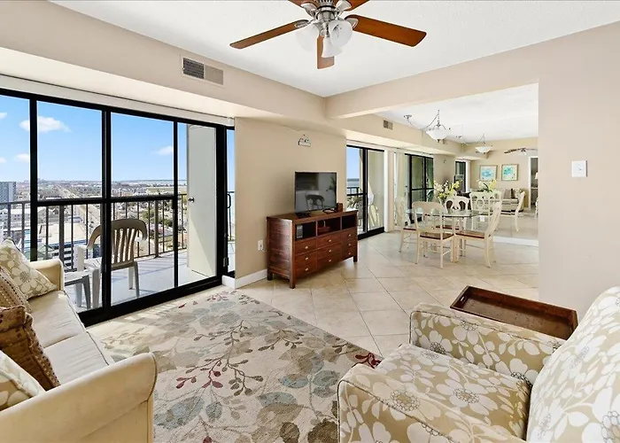 Hébergement de vacances 9400 Building - 1 Bedroom With Side Ocean View And Outdoor Pool!