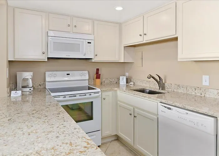 Ferienhaus 1 Bedroom With Side Ocean View And Outdoor Pool!