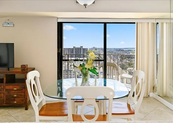 9400 Building - 1 Bedroom With Side Ocean View And Outdoor Pool!