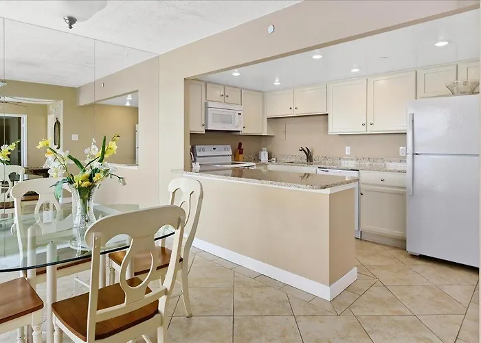 9400 Building - 1 Bedroom With Side Ocean View And Outdoor Pool!