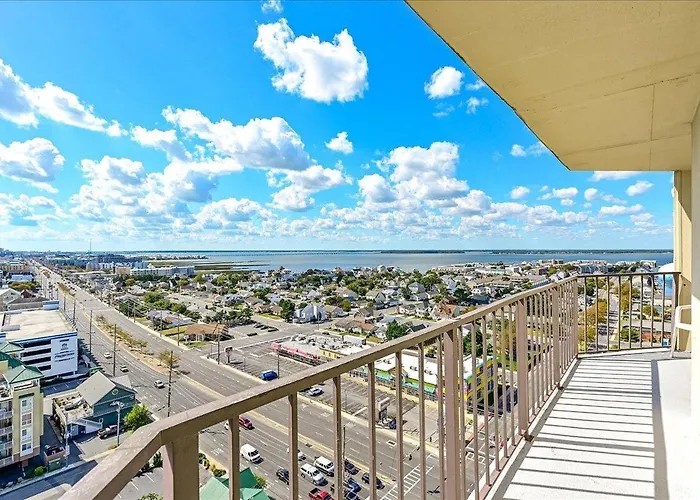 1 Bedroom With Side Ocean View And Outdoor Pool! Ocean Stadt
